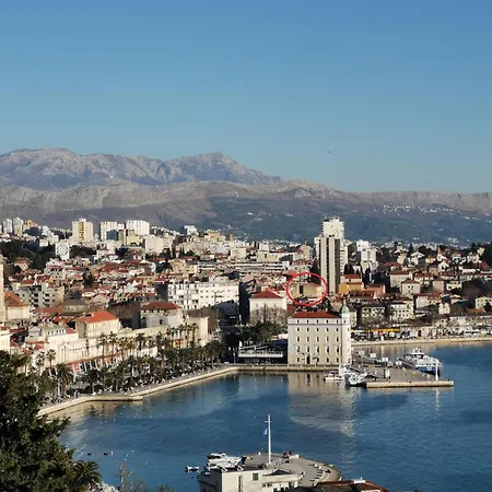 Lucky Smile Apartment Split