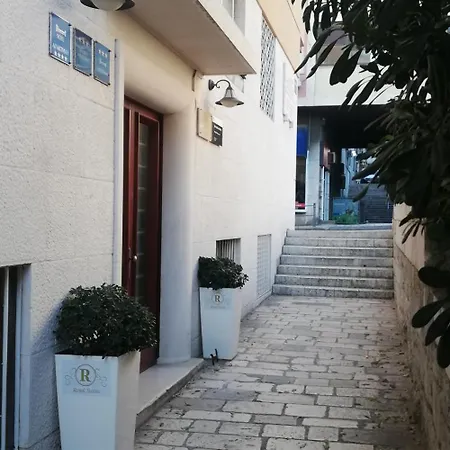 Lucky Smile Apartment *